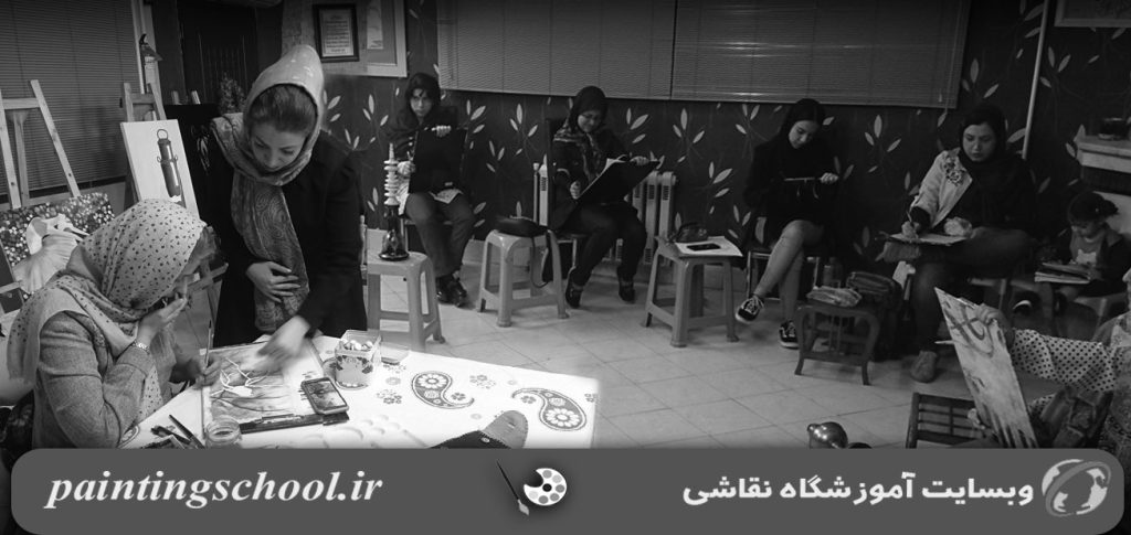 هنرجویان و مربی آموزشگاه نقاشی بوم سپید در مشهد - وبسایت آمورشگاه نقاشی